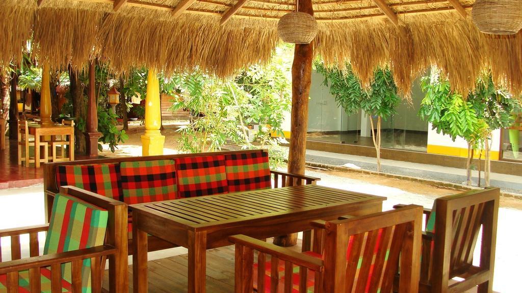 Rupa'S Hotel Arugam Bay Exterior photo