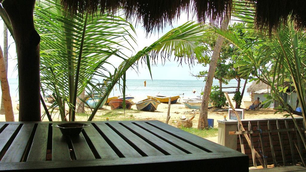 Rupa'S Hotel Arugam Bay Exterior photo