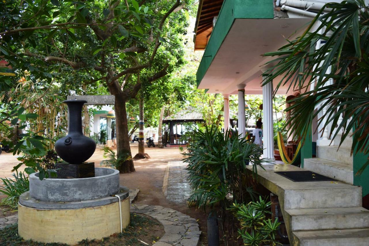 Rupa'S Hotel Arugam Bay Exterior photo