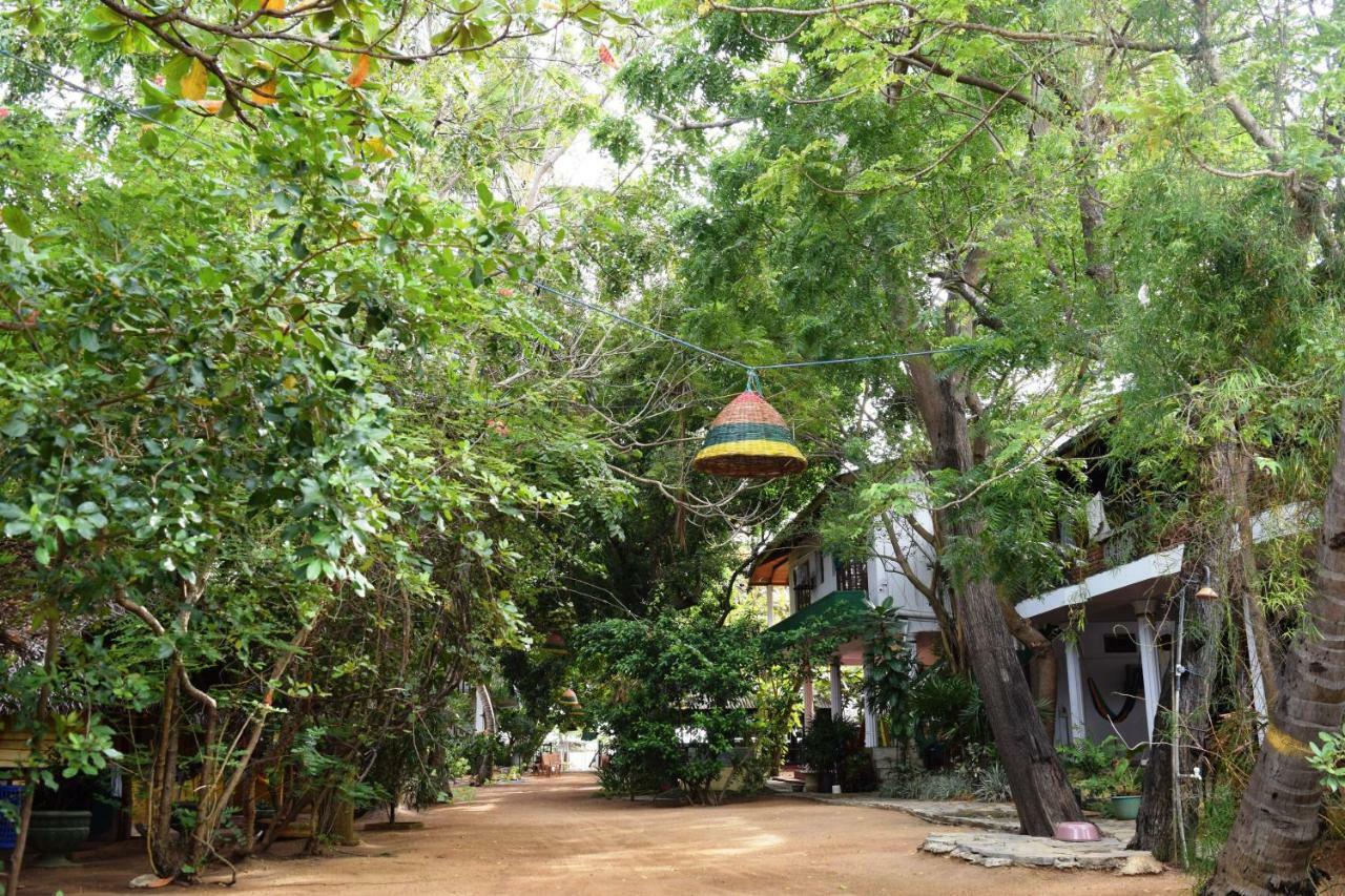 Rupa'S Hotel Arugam Bay Exterior photo