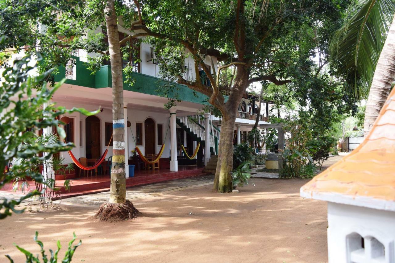 Rupa'S Hotel Arugam Bay Exterior photo